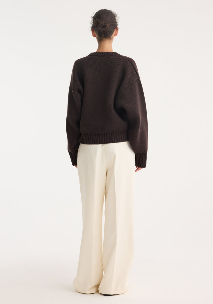 Sculptural compact v-neck | dark brown