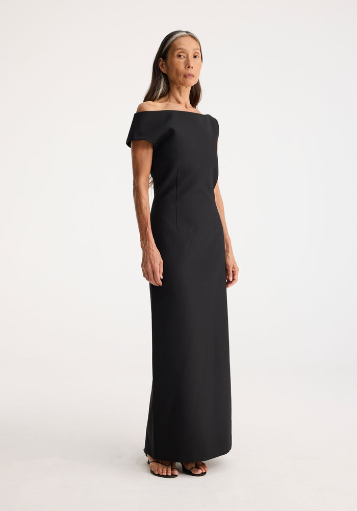 Sculptural asymmetrical dress | black