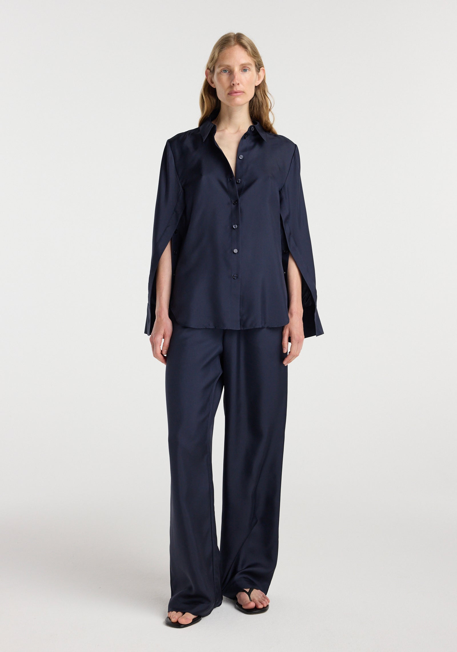 Silk open-sleeve detailed shirt | night