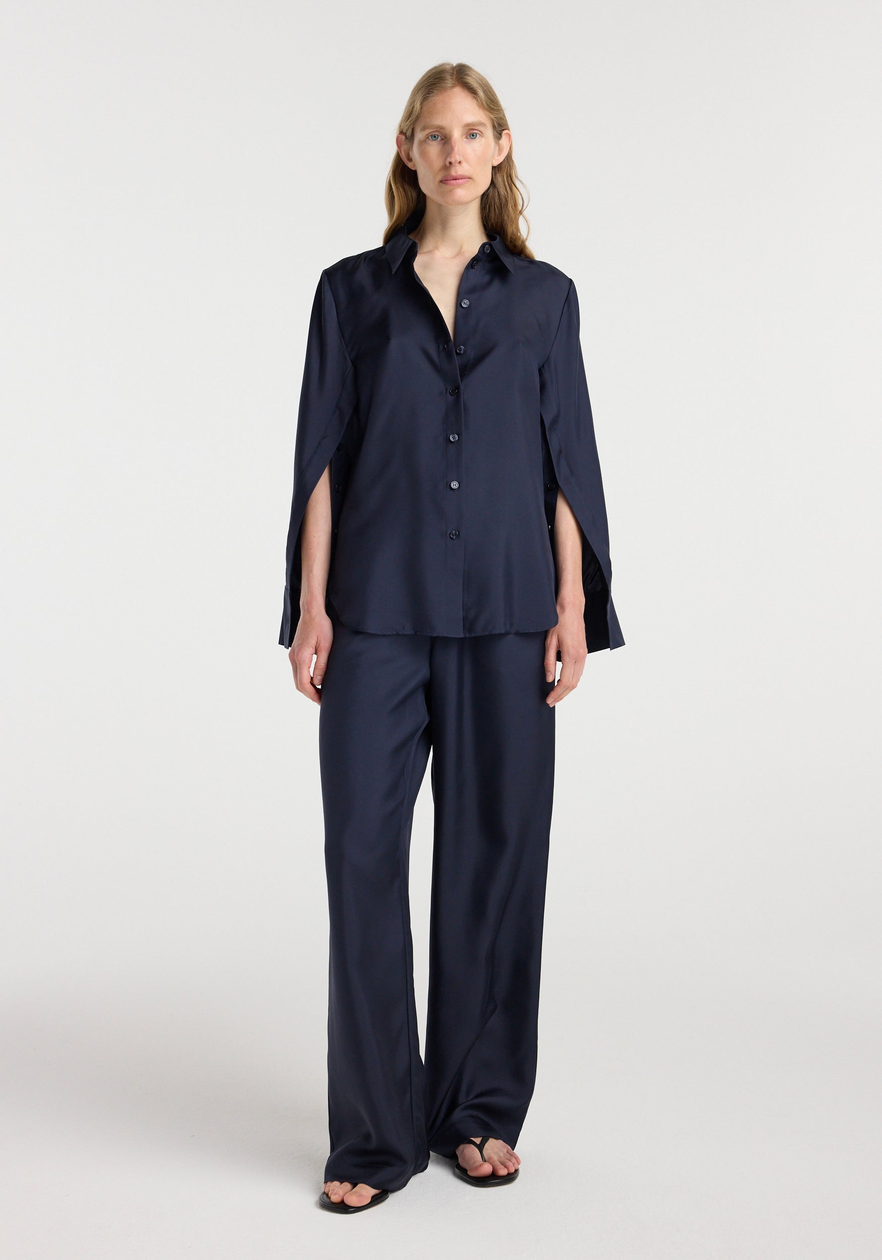 Silk open-sleeve detailed shirt | night