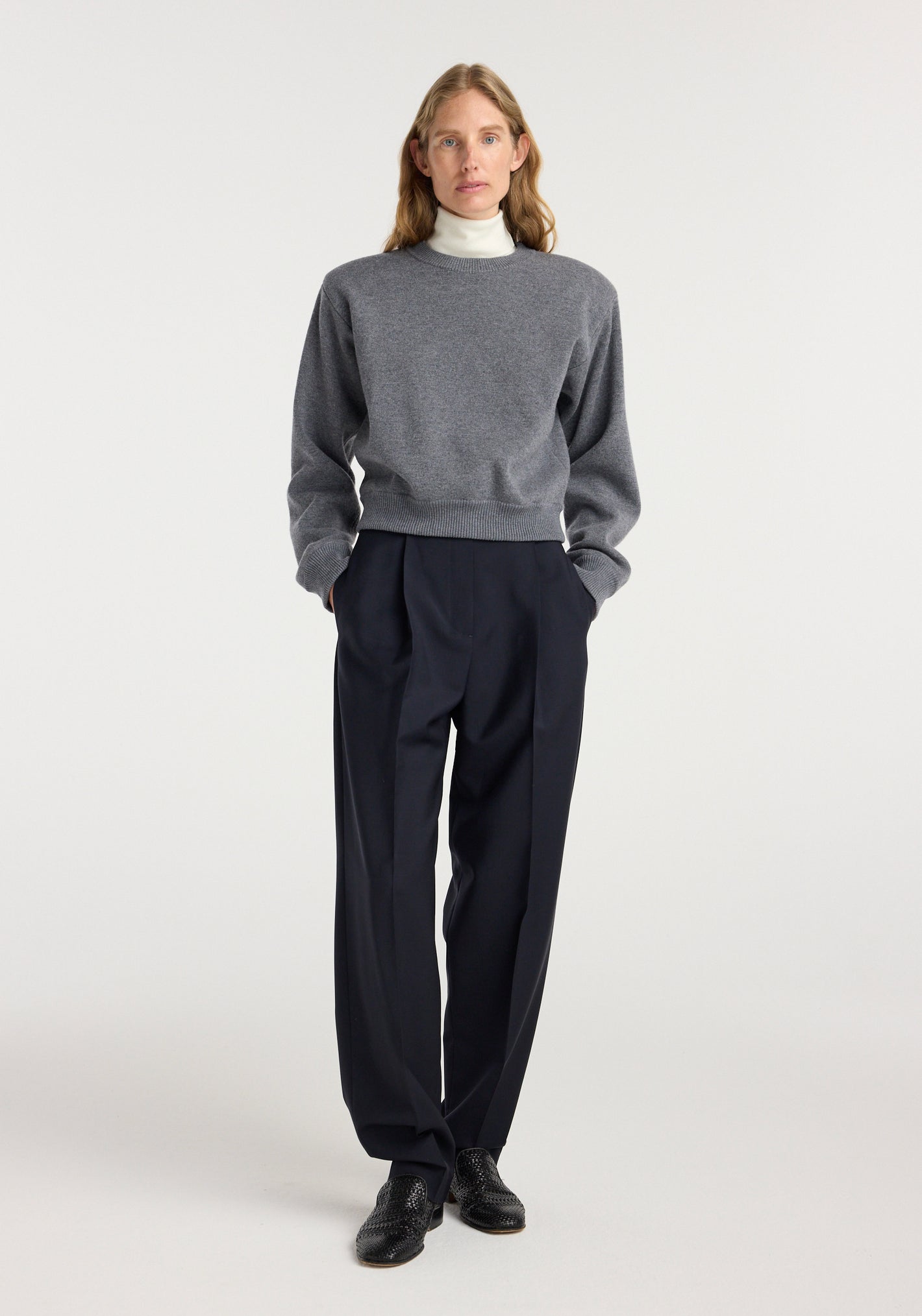 Statement shoulder crewneck | mid grey melange