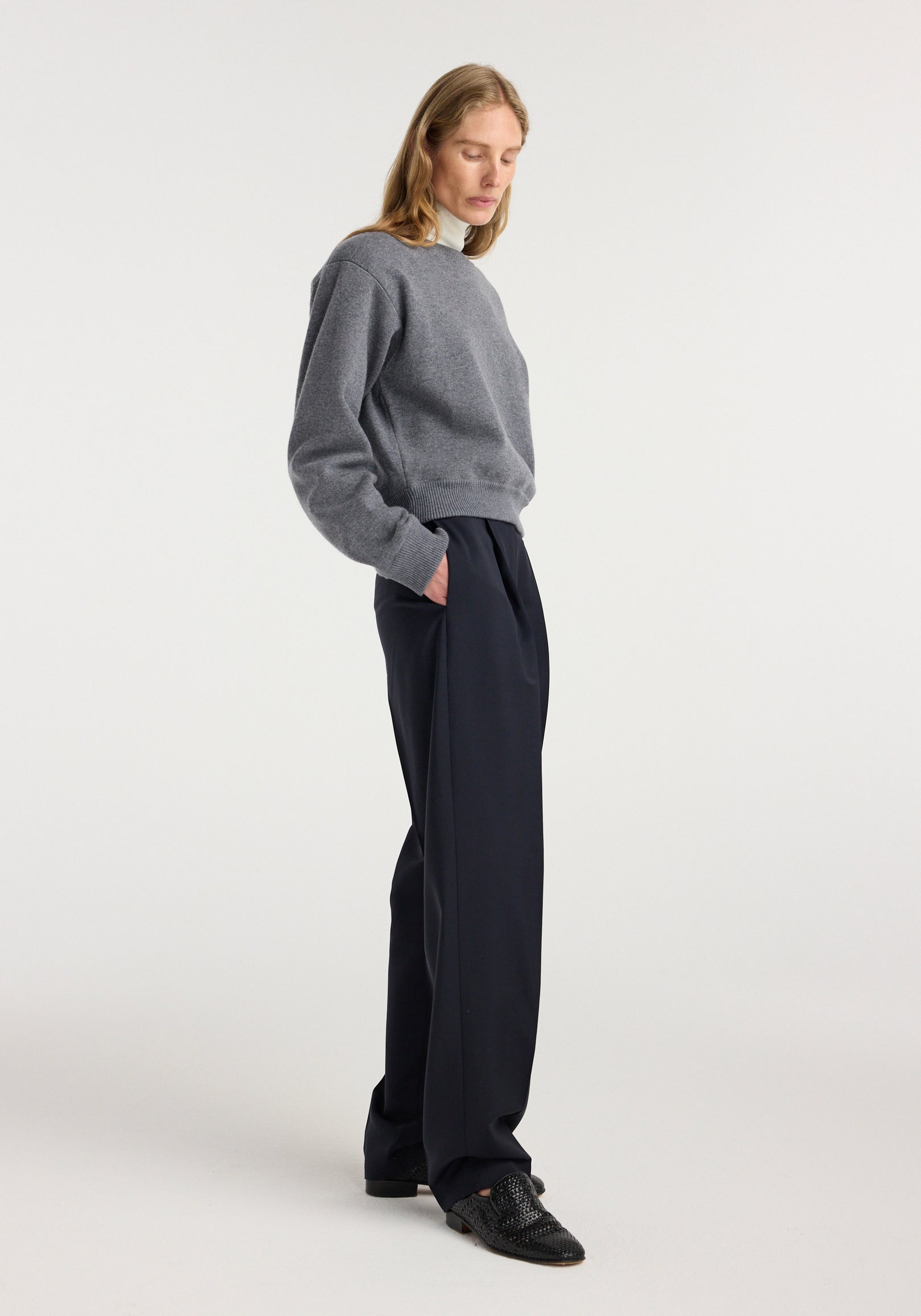 Statement shoulder crewneck | mid grey melange