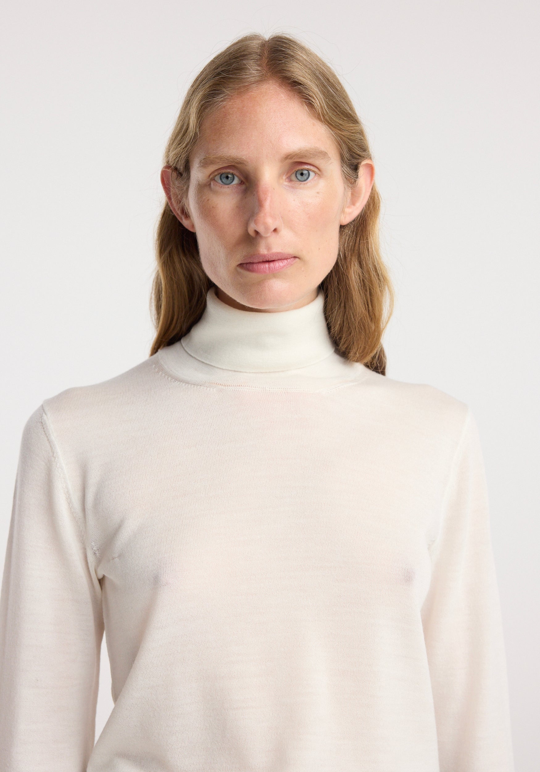 Fine-knit wool cashmere turtleneck | off white