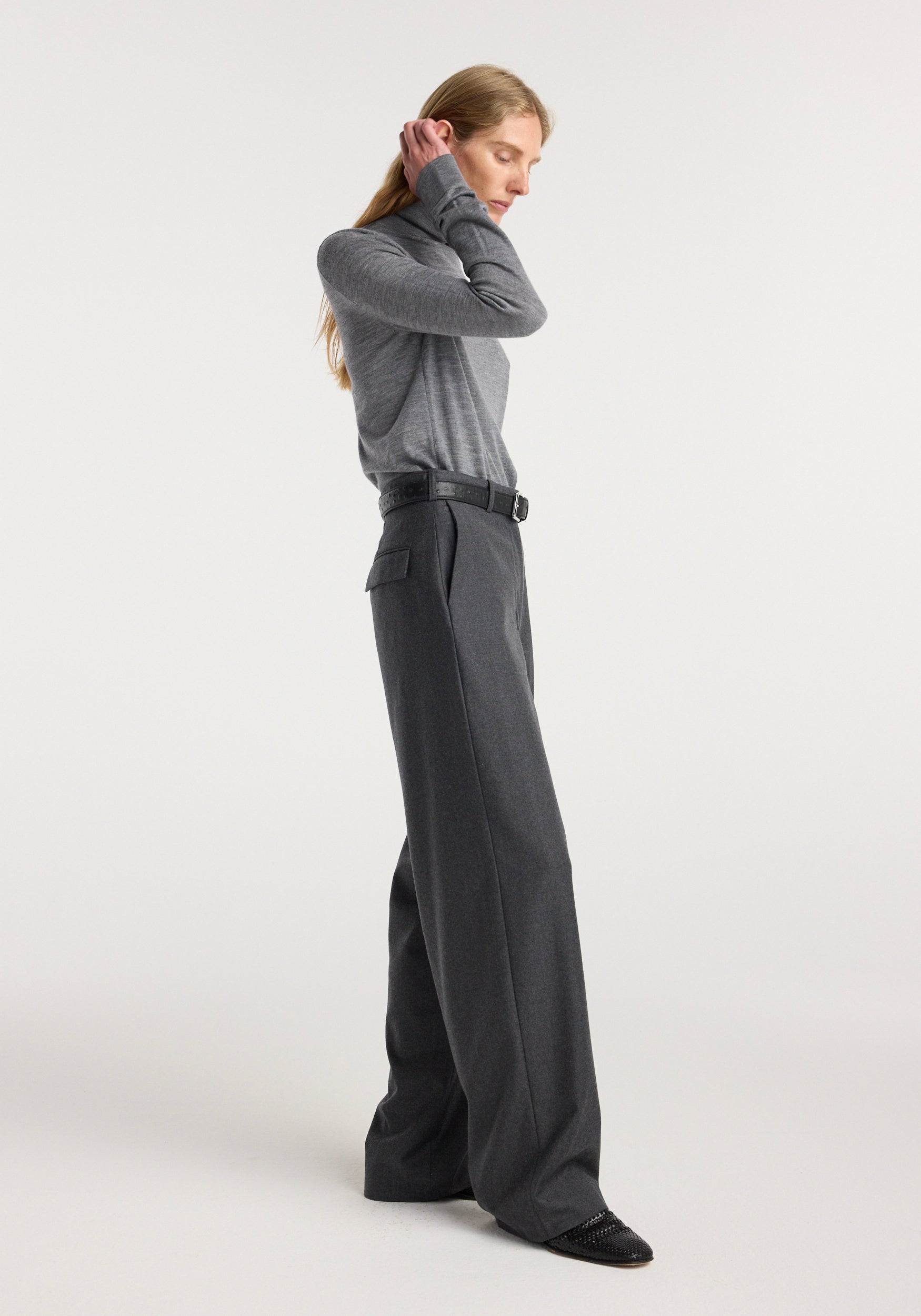 Fine knitted wool turtleneck | mid grey melange