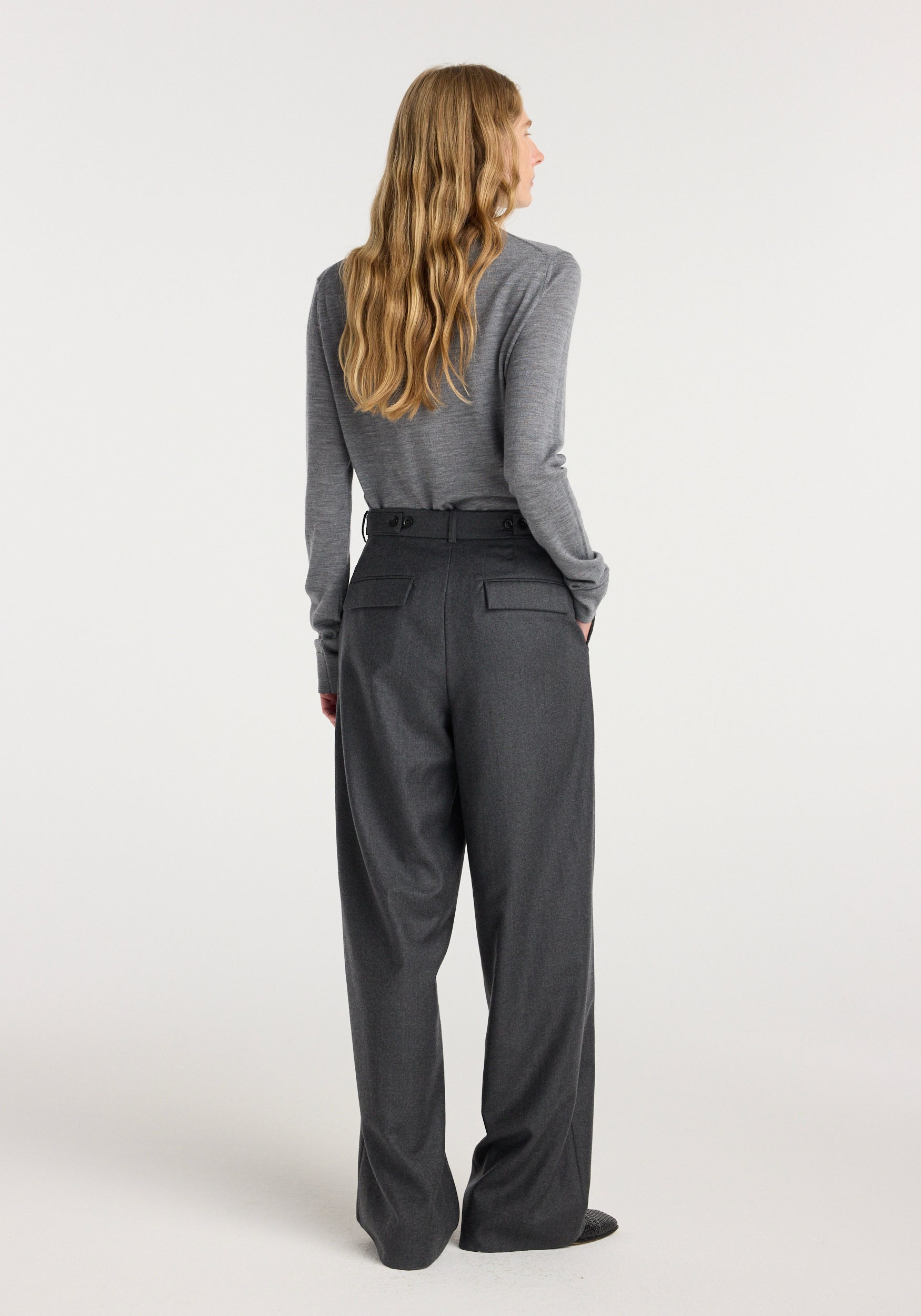 Fine knitted wool turtleneck | mid grey melange