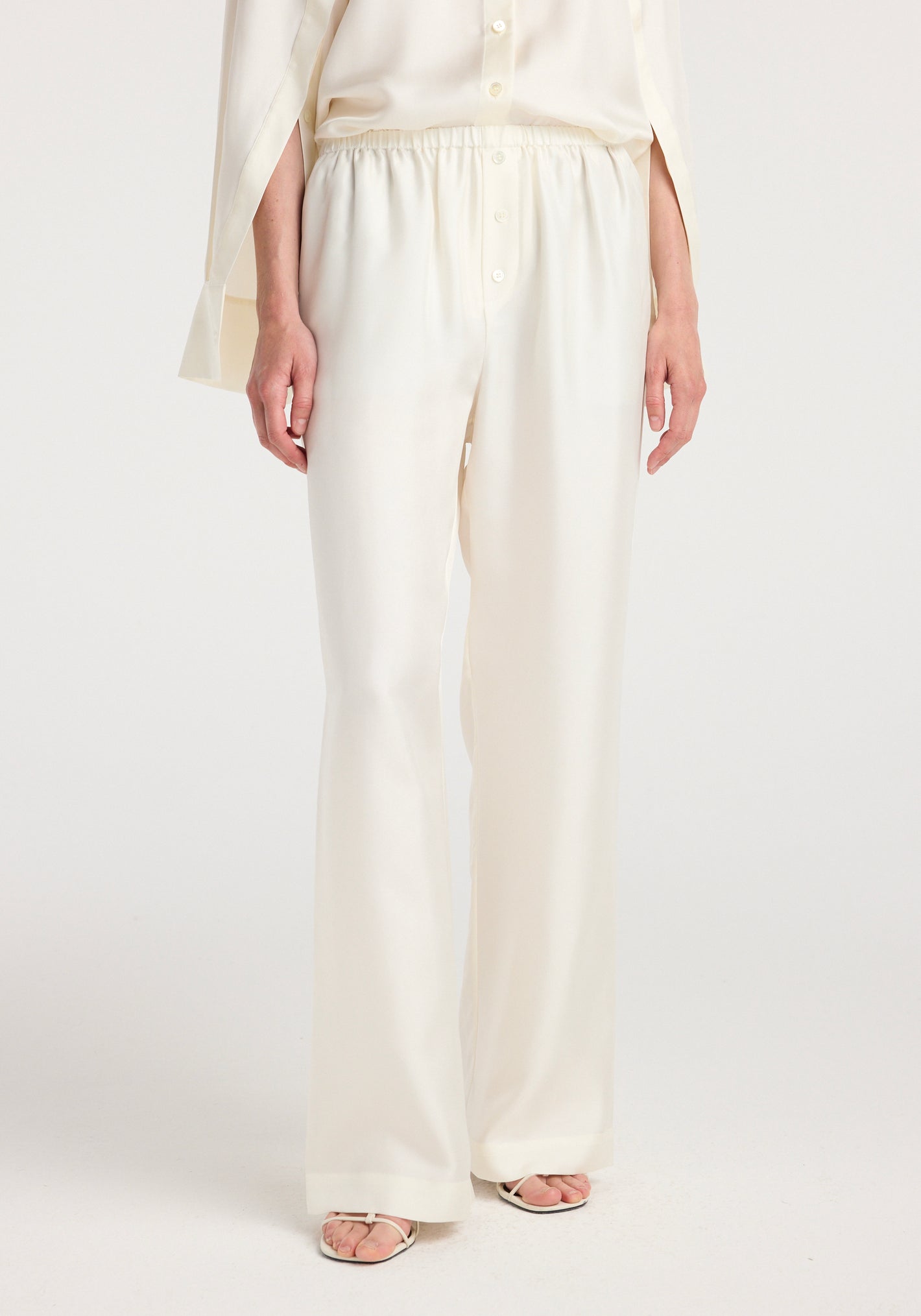 Silk relaxed trousers | cream