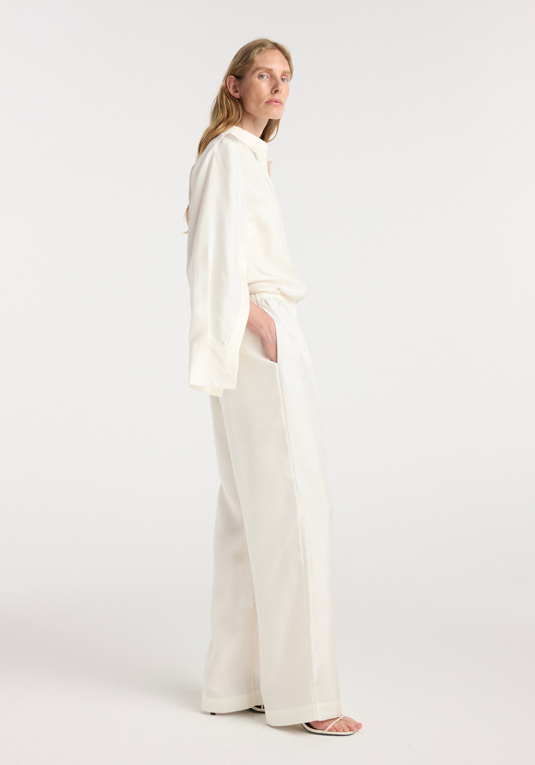 Silk relaxed trousers | cream