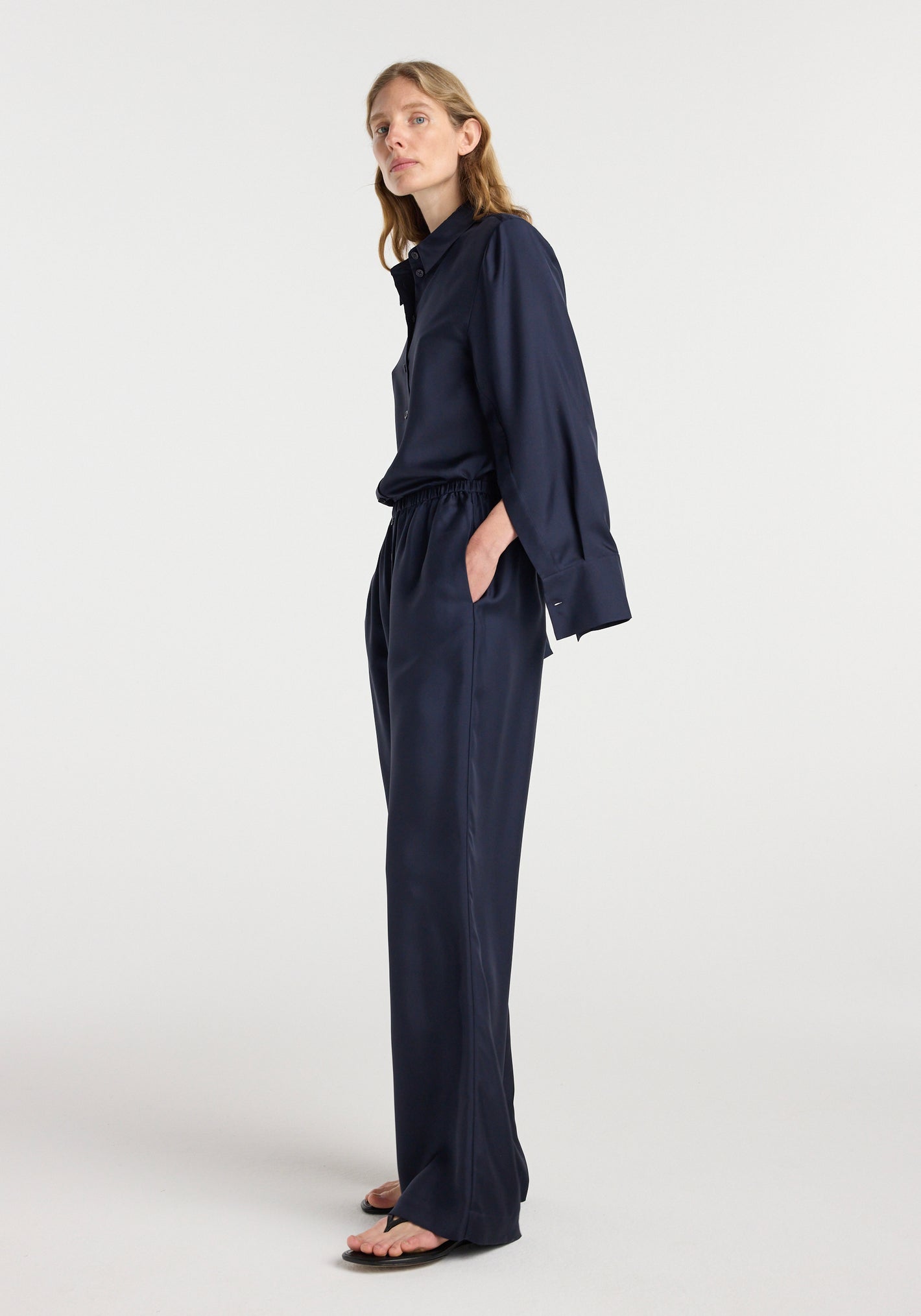Silk relaxed trousers | night