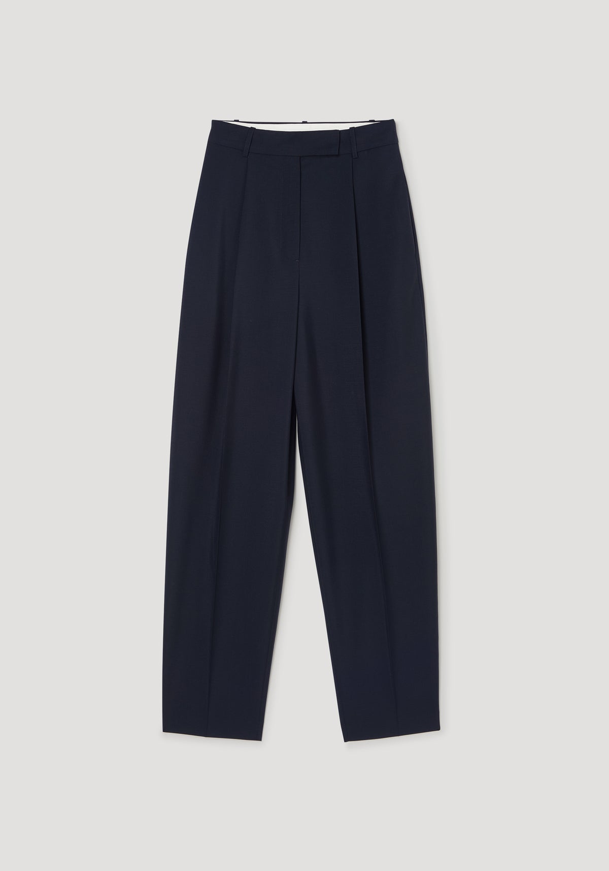 Daria - Single pleat tapered trousers | navy