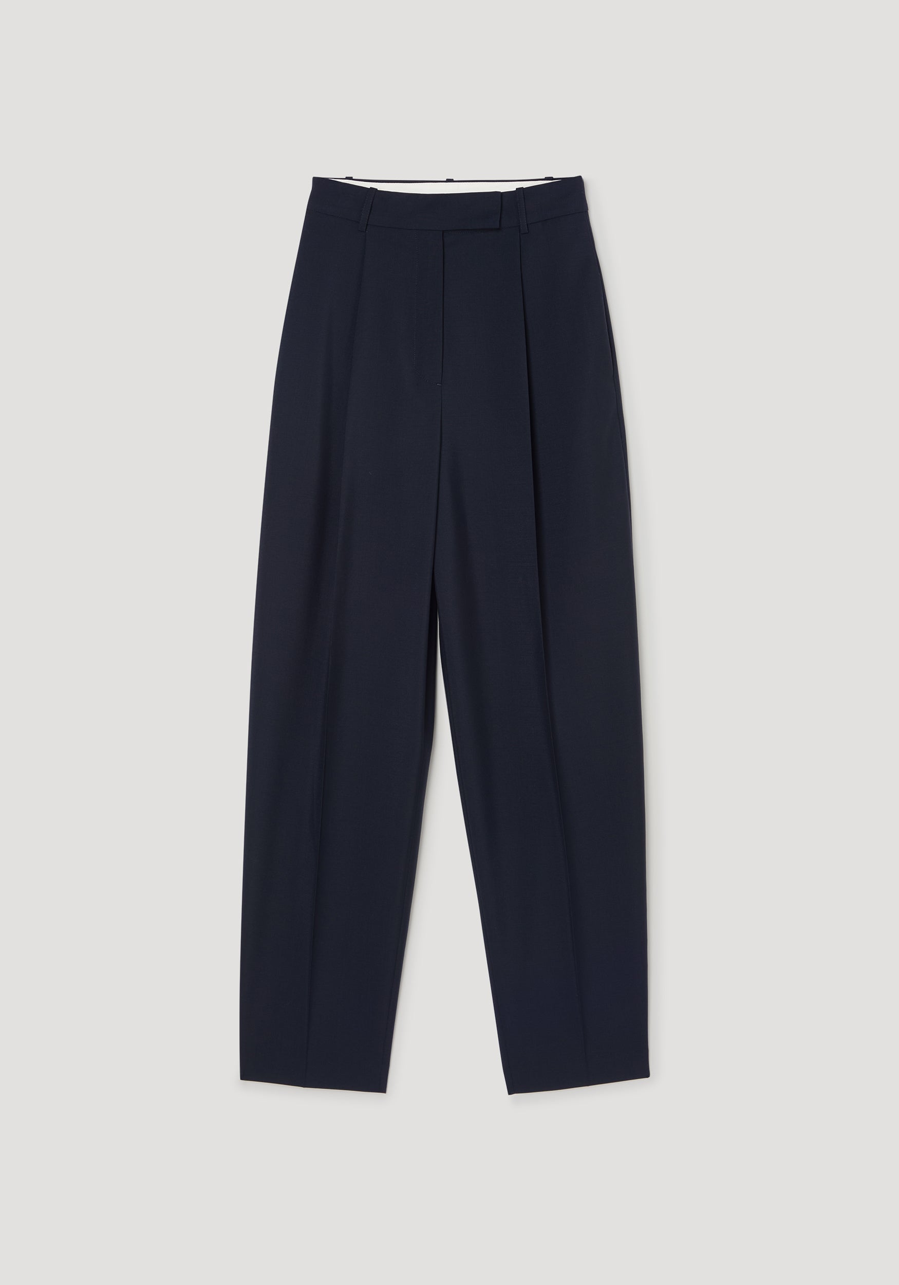 Daria - Single pleat tapered trousers | navy