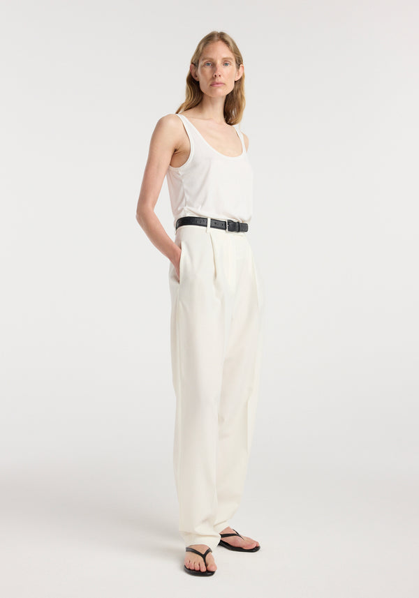 Daria - Single pleat tapered trousers | off white