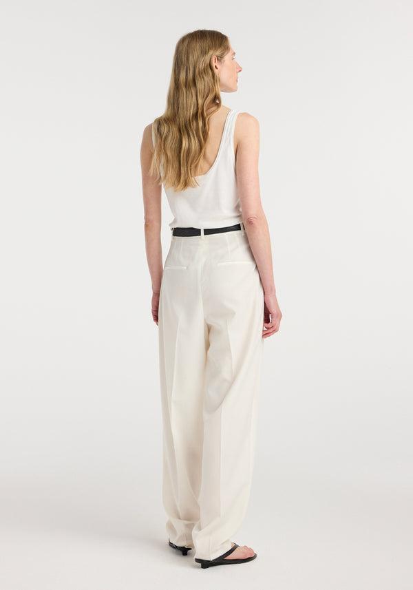 Daria - Single pleat tapered trousers | off white