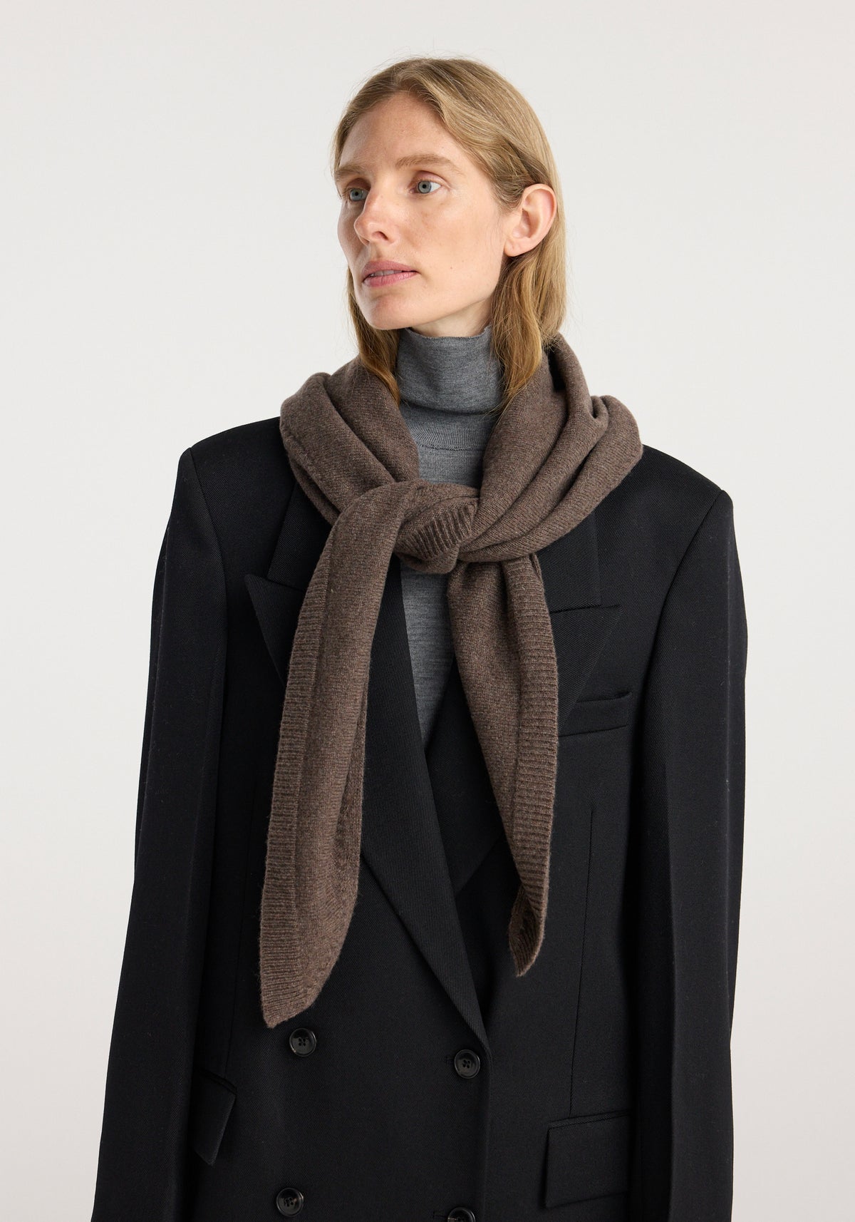 Large knitted triangle scarf | taupe melange
