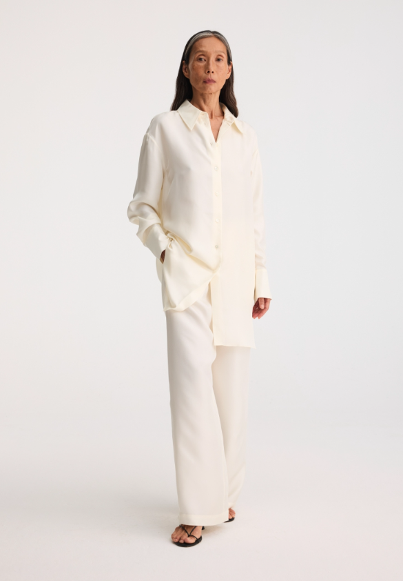 Signature elongated silk shirt | cream