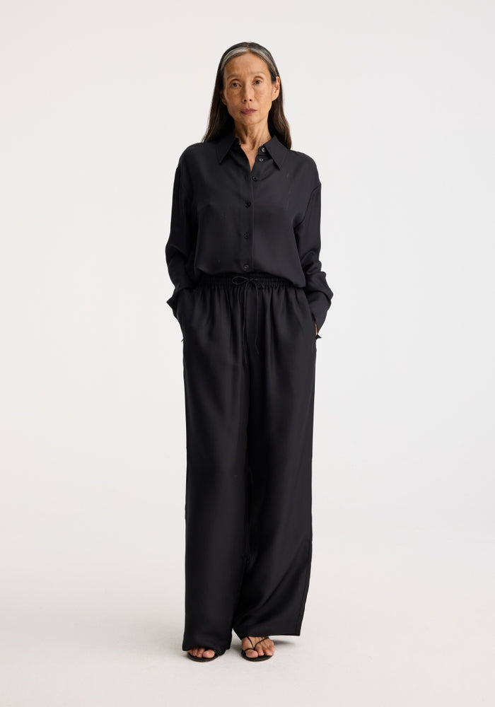 Relaxed silk trousers | black